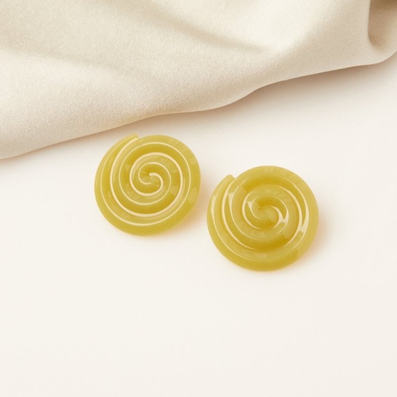 NWT Cities in Dust Avocado Green Acetate Spiral Earrings - Picture 2 of 5